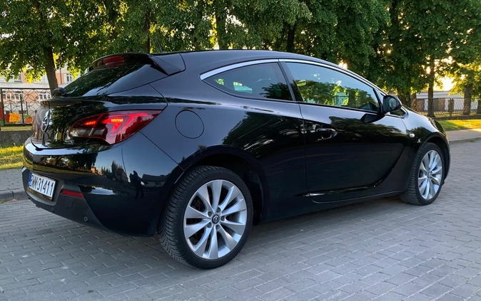 Opel Astra cena 31500 przebieg: 240000, rok produkcji 2012 z Ciechanowiec małe 106